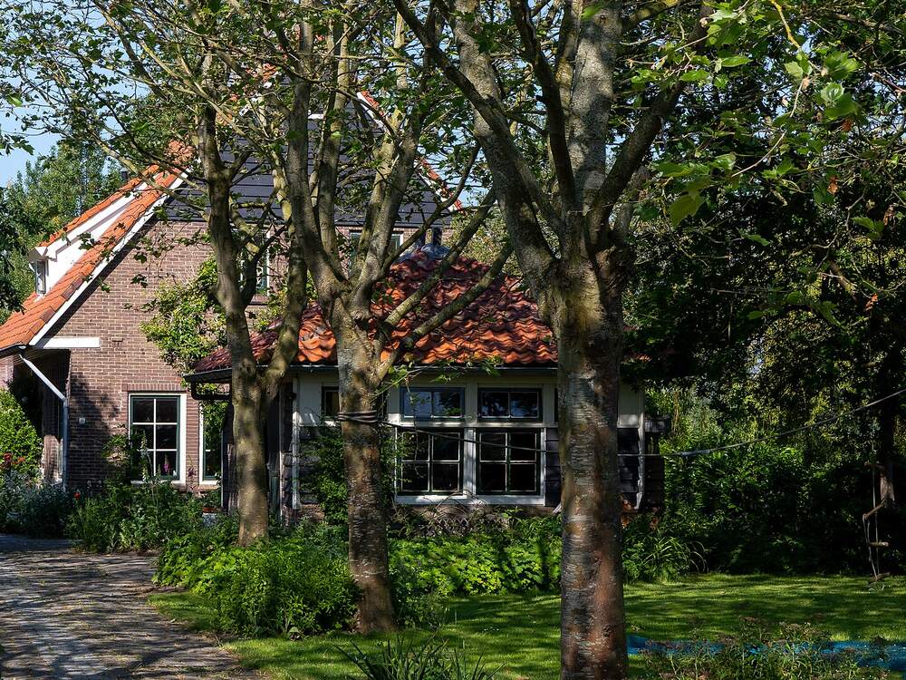 Groen en bomen rond het voormalige station Kattendijke bij Goes